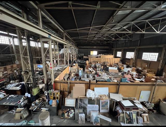 5,100M² WAREHOUSE FOR SALE IN INDUSTRIA